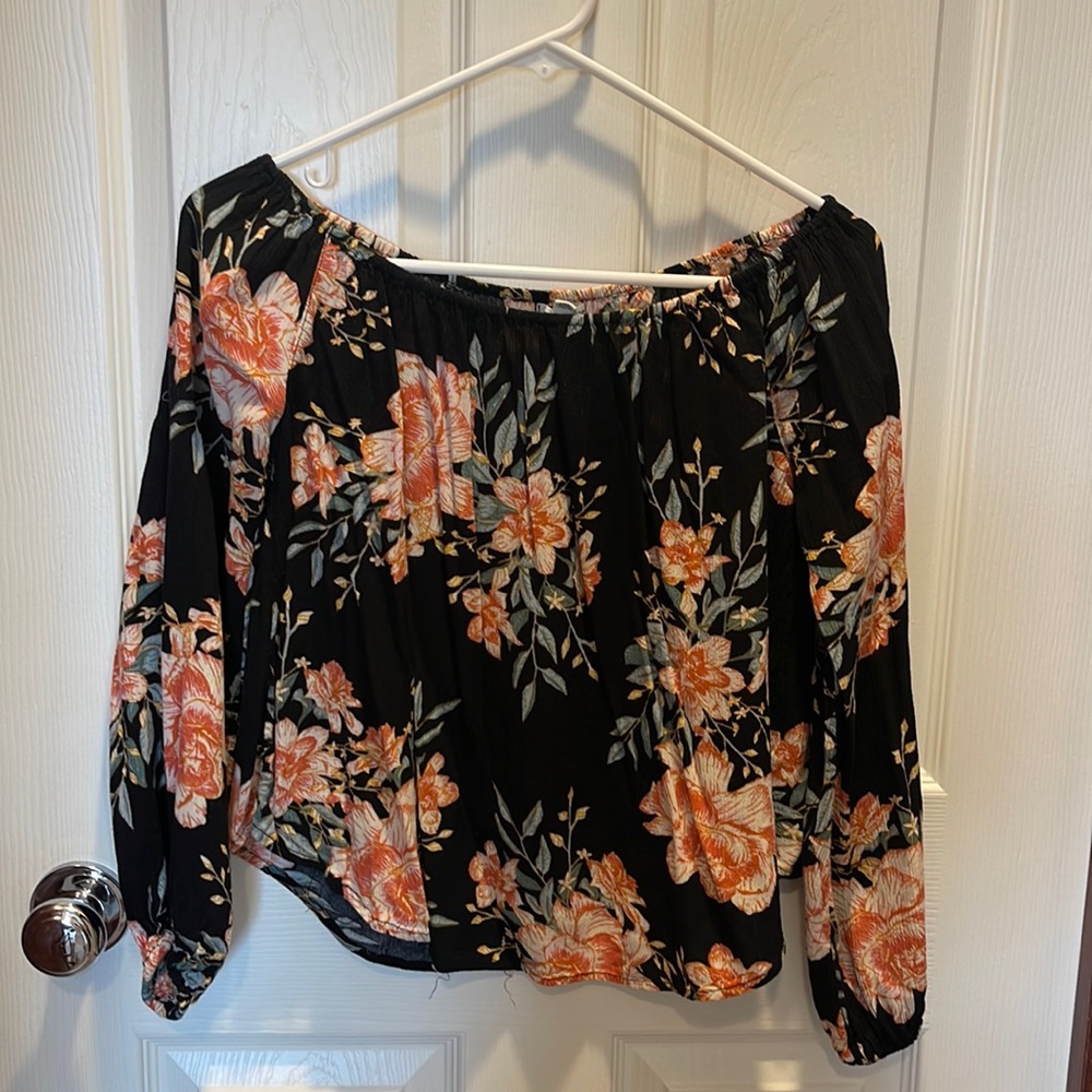 Billabong Off the shoulder top, size S